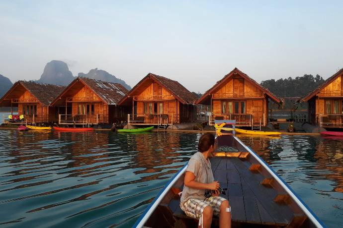 floating hotel in Chiew Larn lake