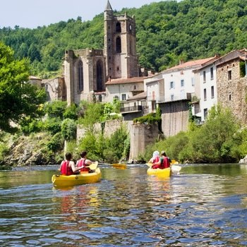 Canoeing trips inn to inn along scenic rivers of Europe canoeing on the Dordogne River