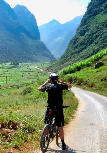 photo from North Vietnam Bike Tour